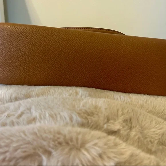 Kate Spade Pebbled Leather Shoulder Bag with Gold Hardware - Picture 5 of 6